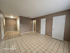 505 Mckellar Cir-Unit -1 in Las Vegas, NV - Building Photo - Building Photo