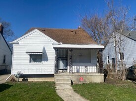 8443 Pierson St in Detroit, MI - Building Photo