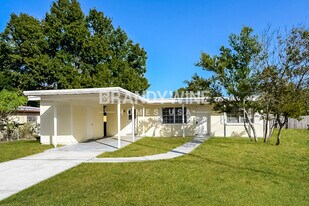 4301 W Bay Ave in Tampa, FL - Building Photo