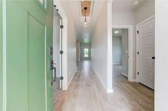 2429 Creekside Cir in Oklahoma City, OK - Building Photo - Building Photo