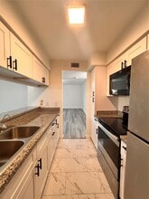 3005 Walnut Bend Ln in Houston, TX - Building Photo - Building Photo