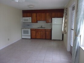 3044 Barrett Ave in Naples, FL - Building Photo