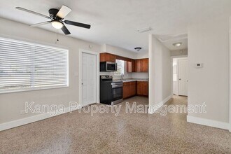 58 W 27th St in West Palm Beach, FL - Building Photo - Building Photo