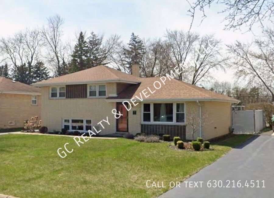408 Oak Ave in Westmont, IL - Building Photo