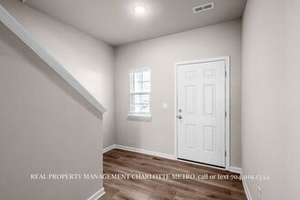 7109 Stoney Wood Ln in Charlotte, NC - Building Photo - Building Photo