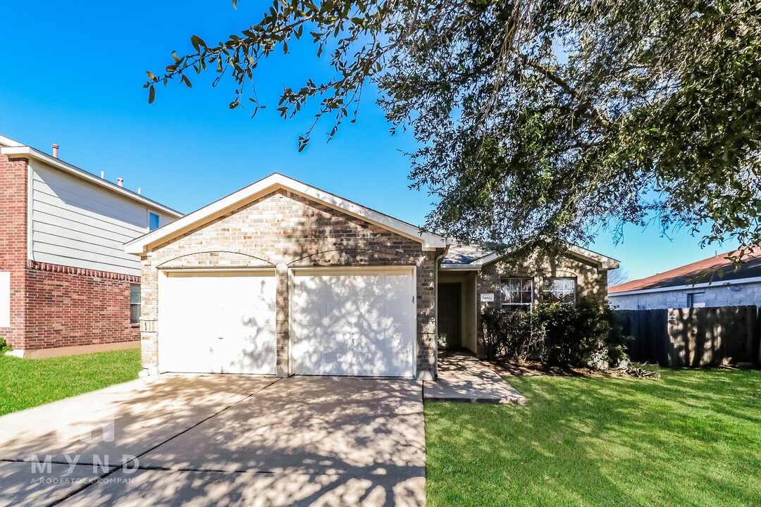 14812 Lantern Dr in Pflugerville, TX - Foto de edificio