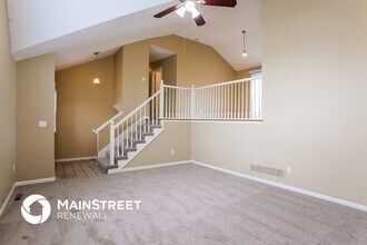 1221 Rosehill Dr in Lee's Summit, MO - Foto de edificio - Building Photo