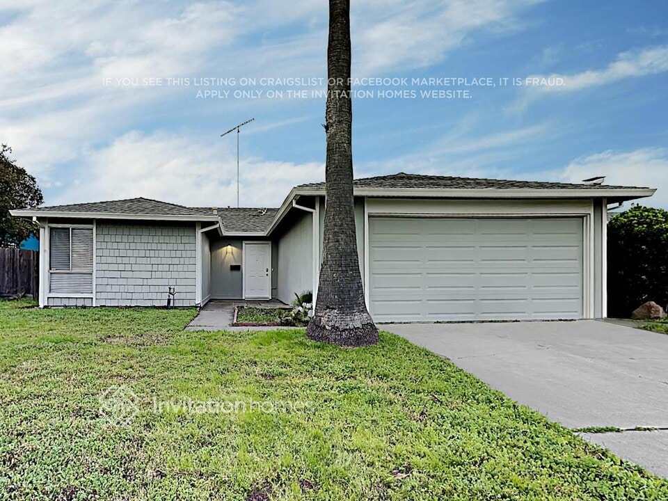 5821 Longs Peak Pl in Sacramento, CA - Building Photo
