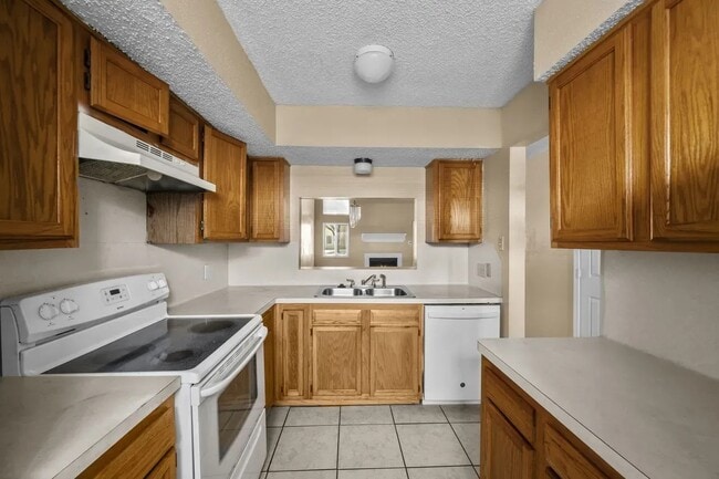 2137 Shiveley Cir in Houston, TX - Building Photo - Building Photo