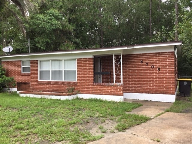 property at 6705 Gaspar Cir E