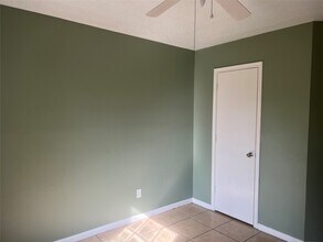 9821 Rhea Ct in Conroe, TX - Building Photo - Building Photo