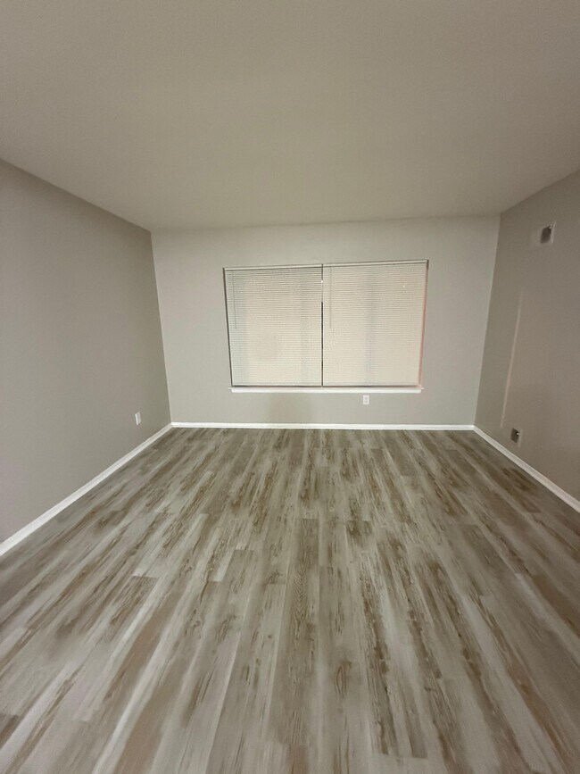 24651 W McNichols Rd in Detroit, MI - Building Photo - Building Photo