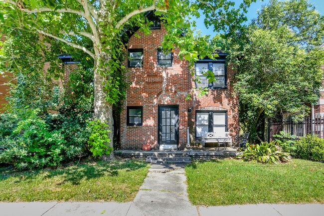 property at 2502 Driscoll St