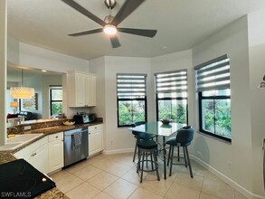 2384 Ravenna Blvd-Unit -102 in Naples, FL - Foto de edificio - Building Photo