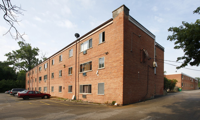 Rivertrail Apartments in Wheeling, IL - Foto de edificio - Building Photo