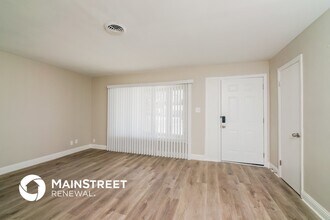 9708 El Prado St in Louisville, KY - Foto de edificio - Building Photo