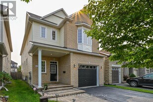 289 Harthill Way in Ottawa, ON - Building Photo