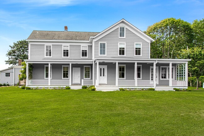 1035 Sagg Main St in Sagaponack, NY - Foto de edificio - Building Photo