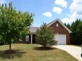 202 Mare Ct in Simpsonville, SC - Building Photo