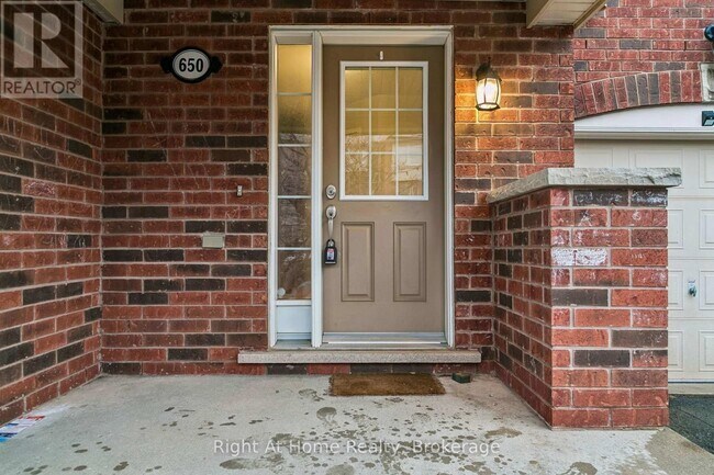 650 Frank Pl in Milton, ON - Building Photo - Building Photo