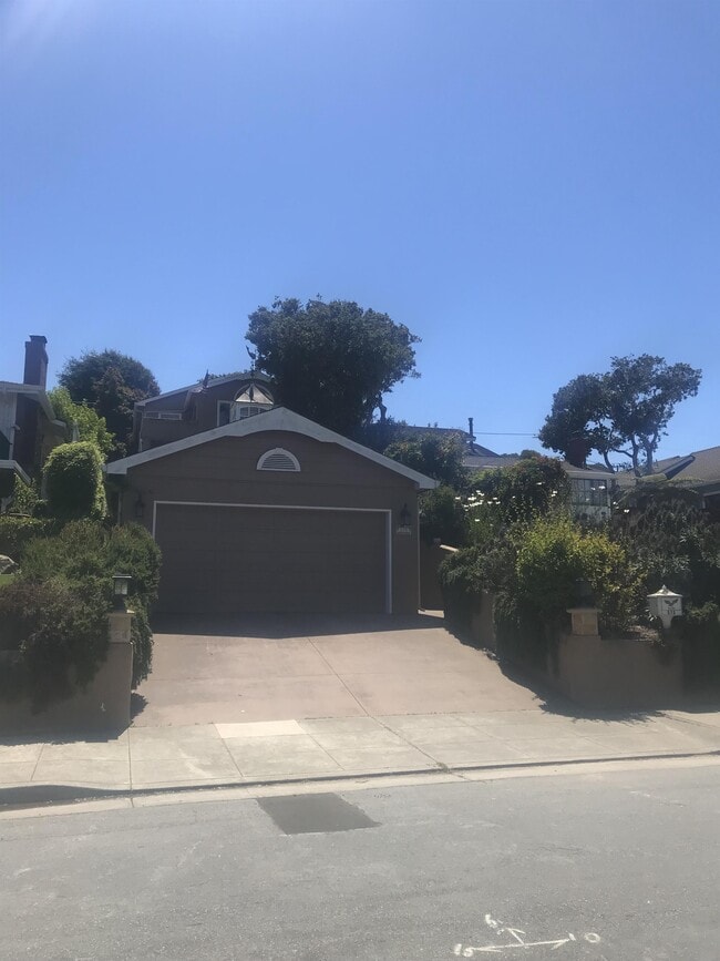 property at 515 Hillcrest Ave