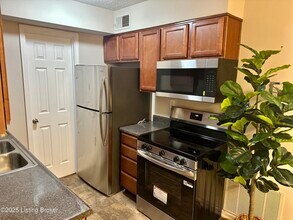 219 Middletown Square in Middletown, KY - Building Photo - Building Photo