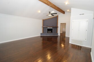 2715 W Gum St in Rogers, AR - Building Photo - Building Photo
