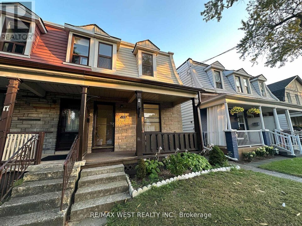 19 Jerome St in Toronto, ON - Building Photo