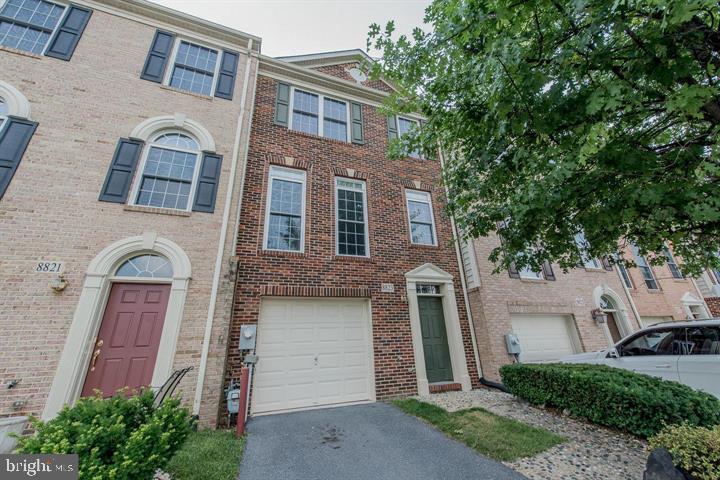 8823 Montjoy Pl in Ellicott City, MD - Building Photo