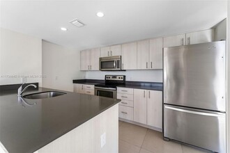 910 West Ave, Unit 613 in Miami Beach, FL - Building Photo - Building Photo