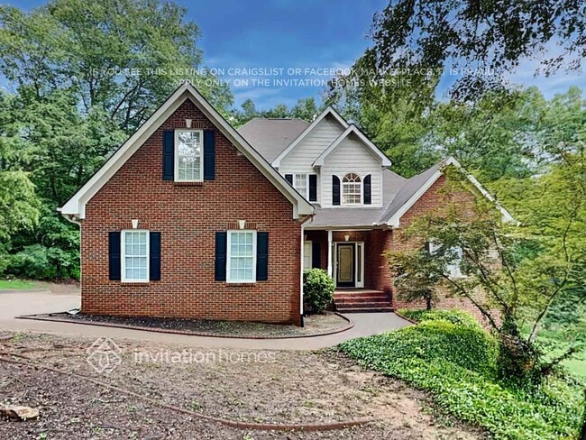 property at 1626 Woodridge Bend
