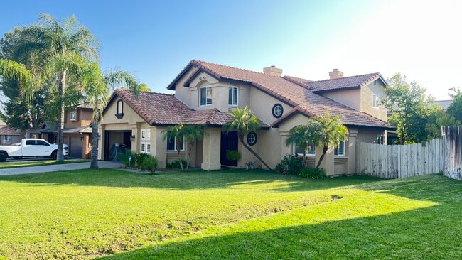 property at 984 N Teakwood Ave
