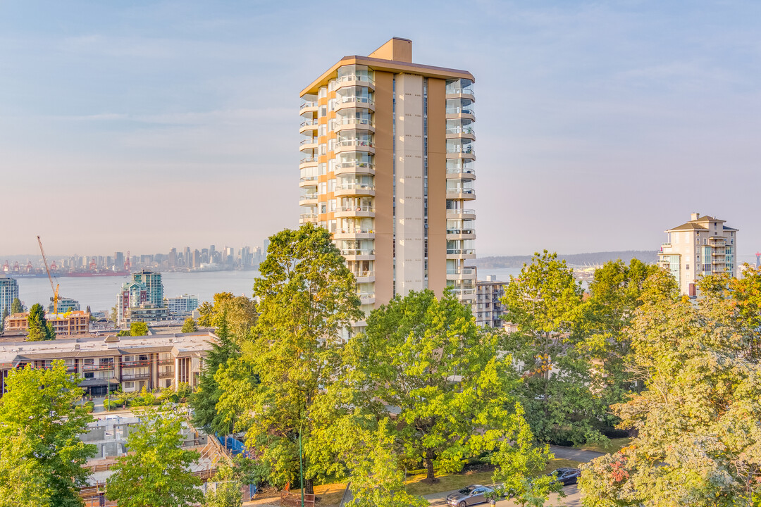 Victoria Place in North Vancouver, BC - Building Photo