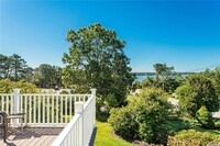 14 Oceanview Rd in Hampton Bays, NY - Building Photo - Building Photo