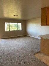 19082 Shoreline Dr in Cottonwood, CA - Building Photo - Building Photo