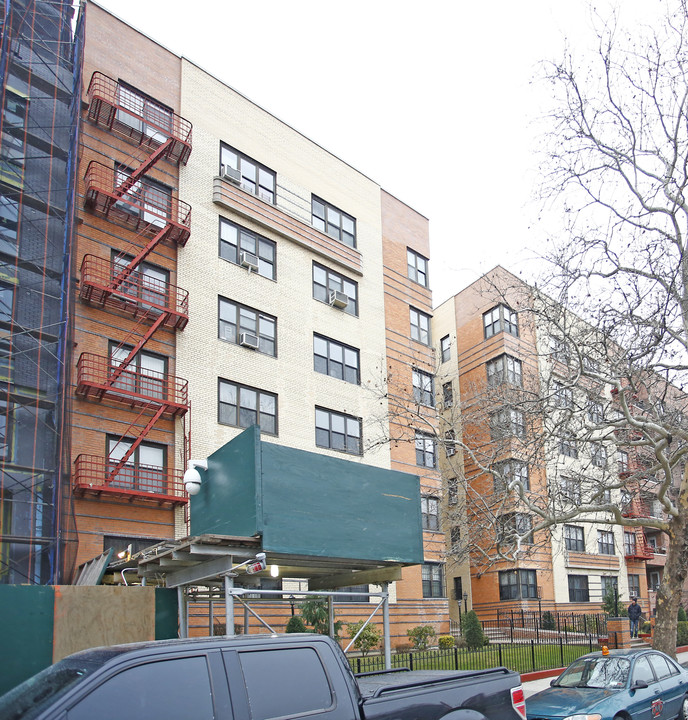 120 Ocean Pky in Brooklyn, NY - Building Photo