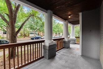 220 W 33rd St in Minneapolis, MN - Building Photo - Building Photo