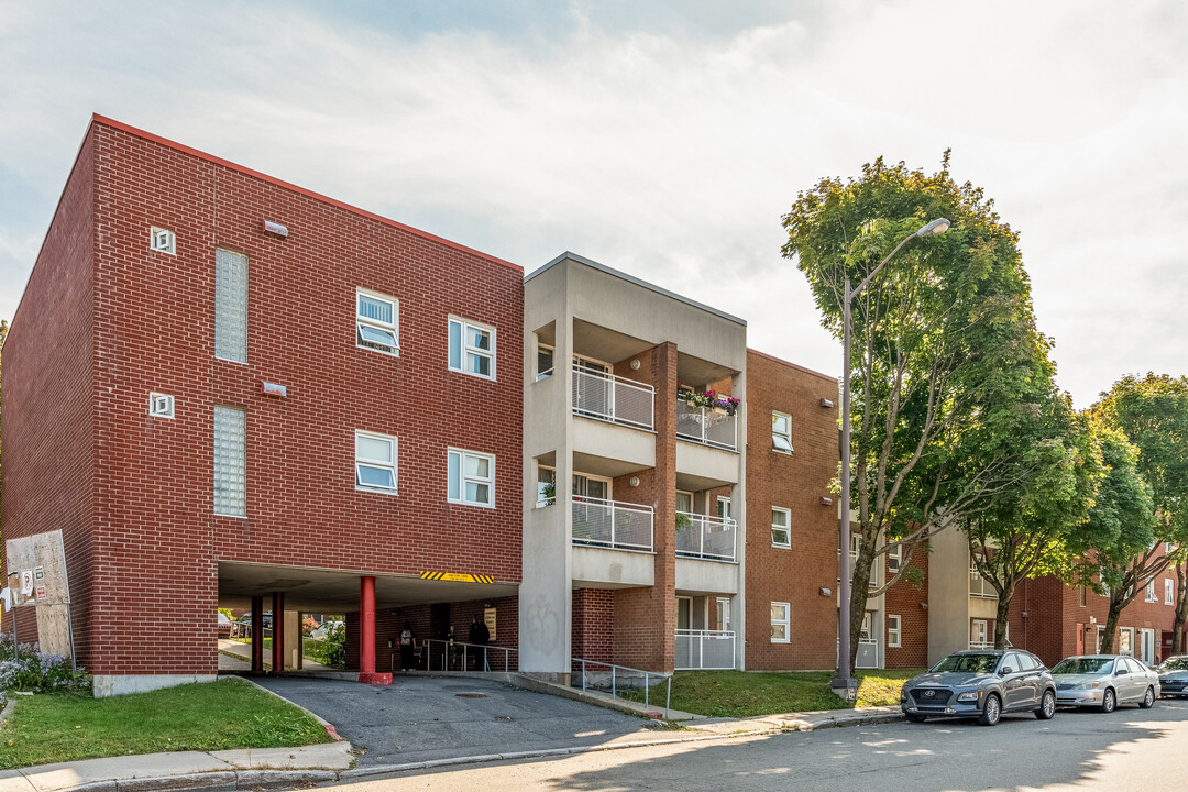 765 Kirouac Rue in Québec, QC - Building Photo