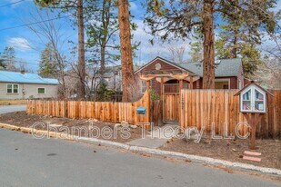 1252 NW Milwaukee Ave in Bend, OR - Building Photo