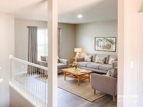 18619 Woodruff St in Smithville, MO - Foto de edificio - Building Photo