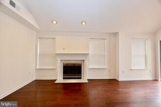 5928 Founders Crossing Ct in Alexandria, VA - Building Photo - Building Photo