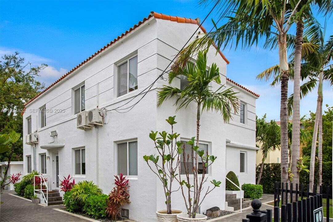 623 NE 61st St in Miami, FL - Foto de edificio