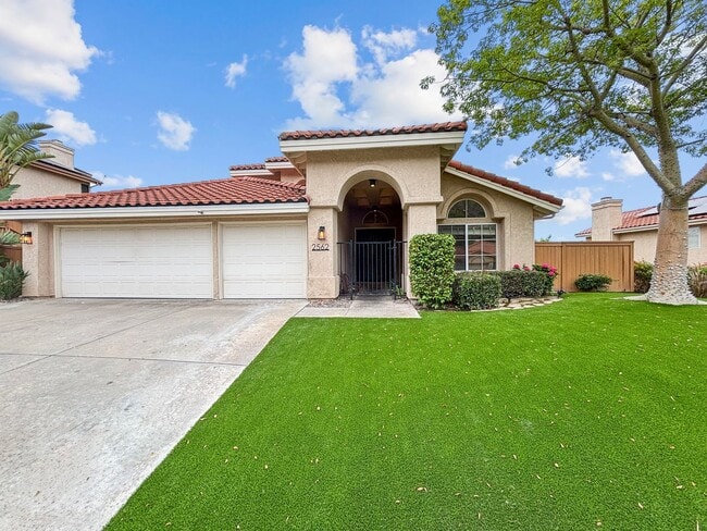 2562 Castellon Terrace in El Cajon, CA - Building Photo - Building Photo