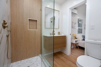 2267 Las Flores Dr in Los Angeles, CA - Foto de edificio - Building Photo
