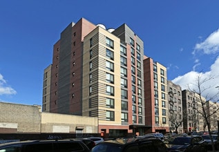 2065 Walton Ave in Bronx, NY - Foto de edificio - Primary Photo