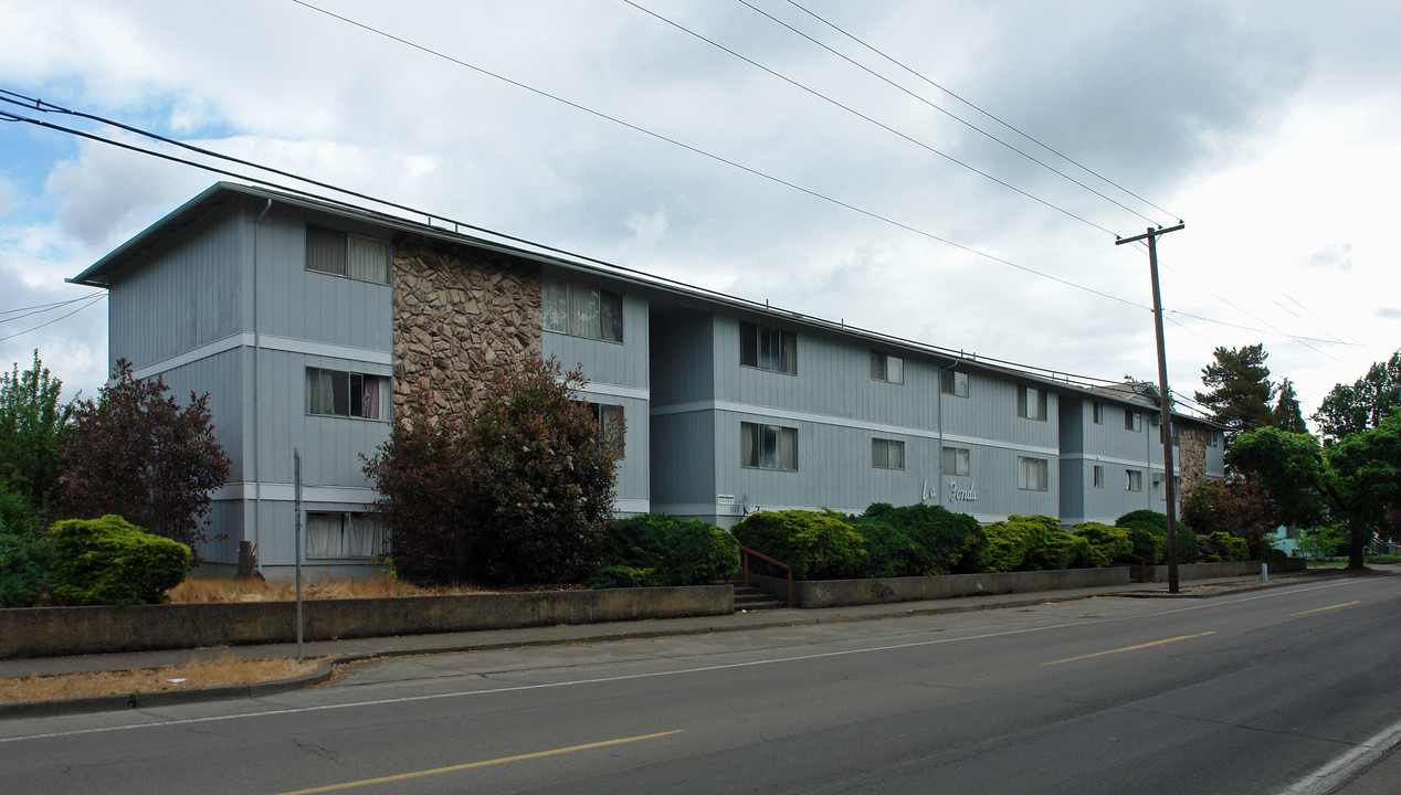 La Fonda Apartments in Corvallis, OR - Building Photo