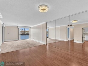 1600 S Ocean Dr in Hollywood, FL - Building Photo - Building Photo