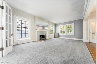 1465 W Clifton Blvd in Lakewood, OH - Building Photo - Building Photo