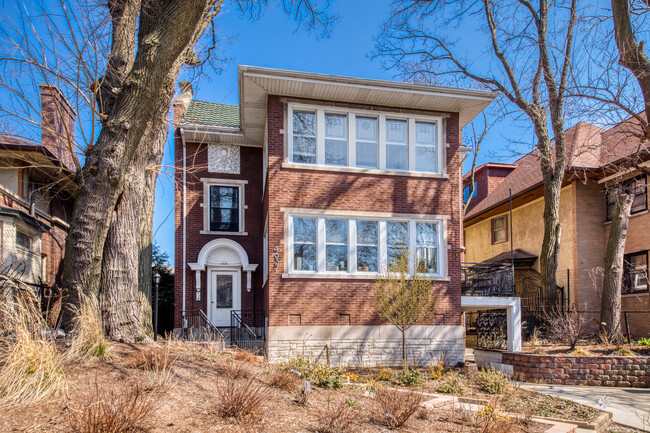 property at 4634 N Dover St