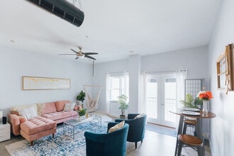 202 E Main St, Unit SI ID1397975P in Johnson City, TN - Building Photo - Building Photo